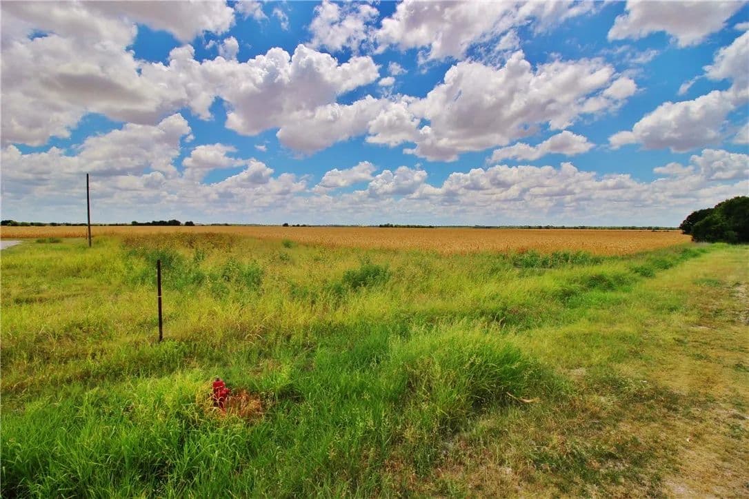 9.92 Acres of Land for Sale in Bartlett, TX - Bartlett, Texas, 76511
