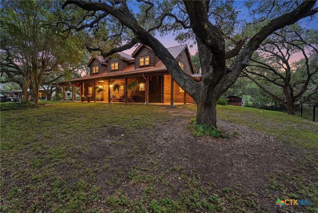 19 Acres of Land for Sale in Cuero, Texas - Cuero, Texas, 77954