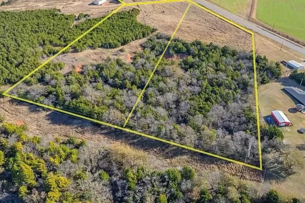 10 Acres of Land for Sale in Cashion, Oklahoma - Cashion, Oklahoma, 73016
