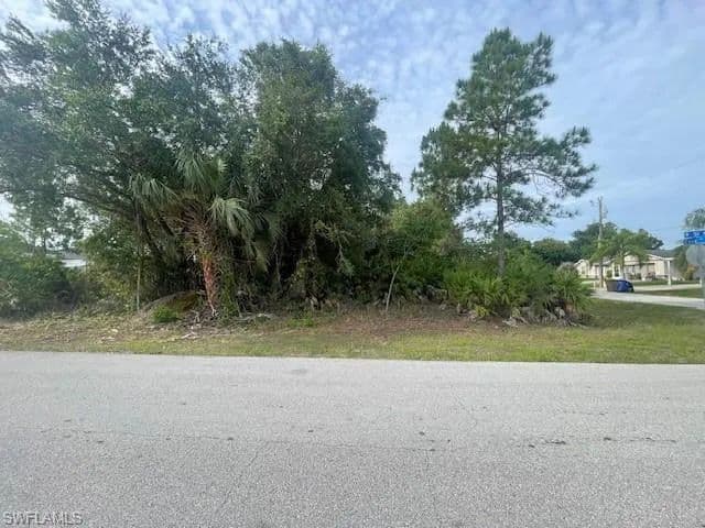 Property from 806 Zona AVE N - KW - Lehigh Acres, Florida, 33971