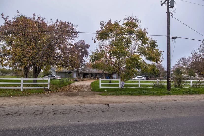 16592 Road 208, Porterville