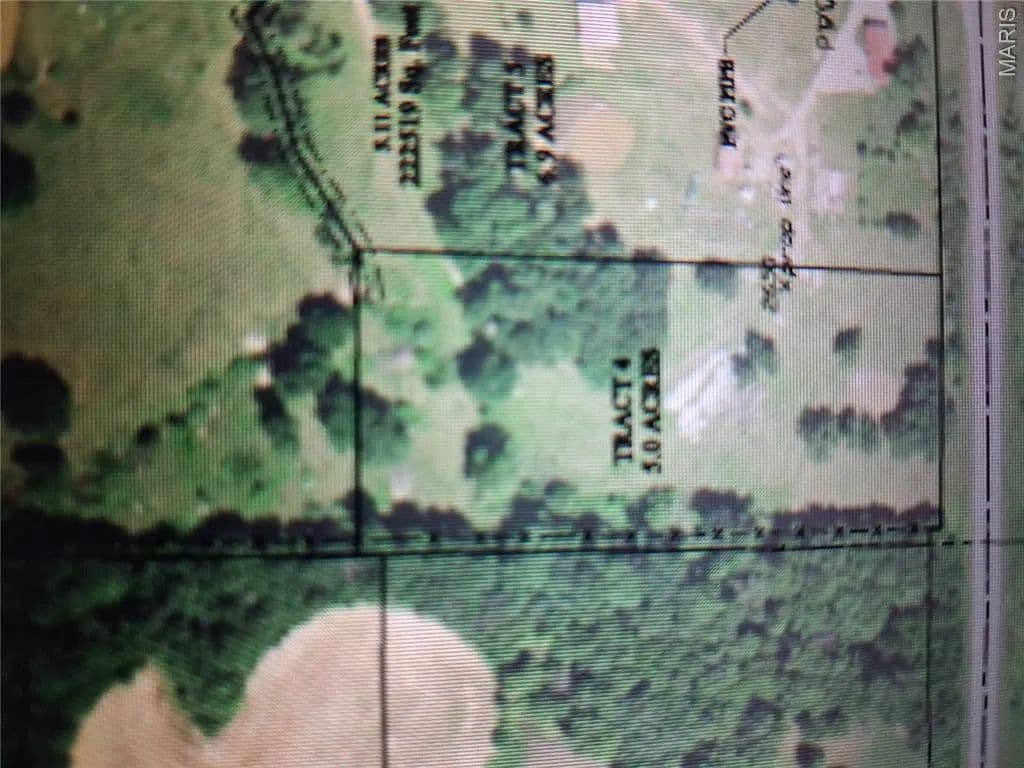 5 Acres of Land for Sale in Madison, MO - Madison, Missouri, 65263