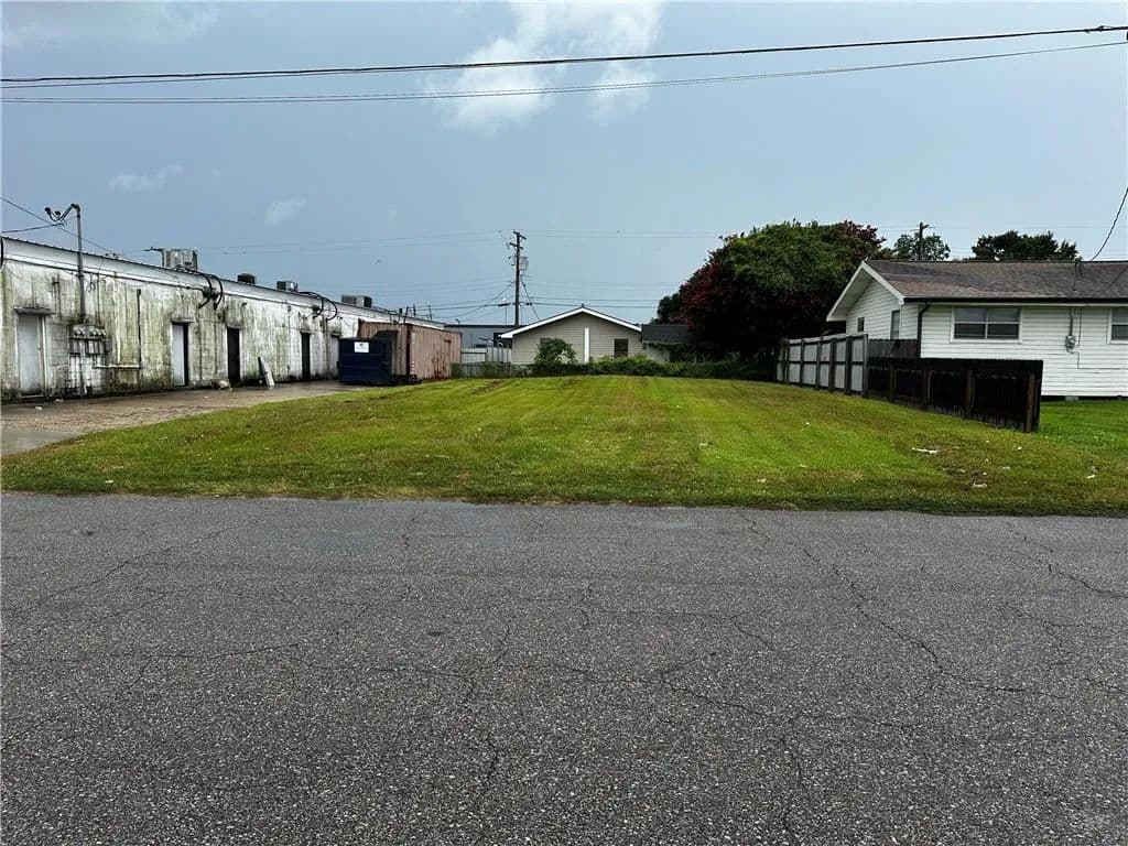 Property from 624 OAK Street - KW - Marrero, Louisiana, 70072