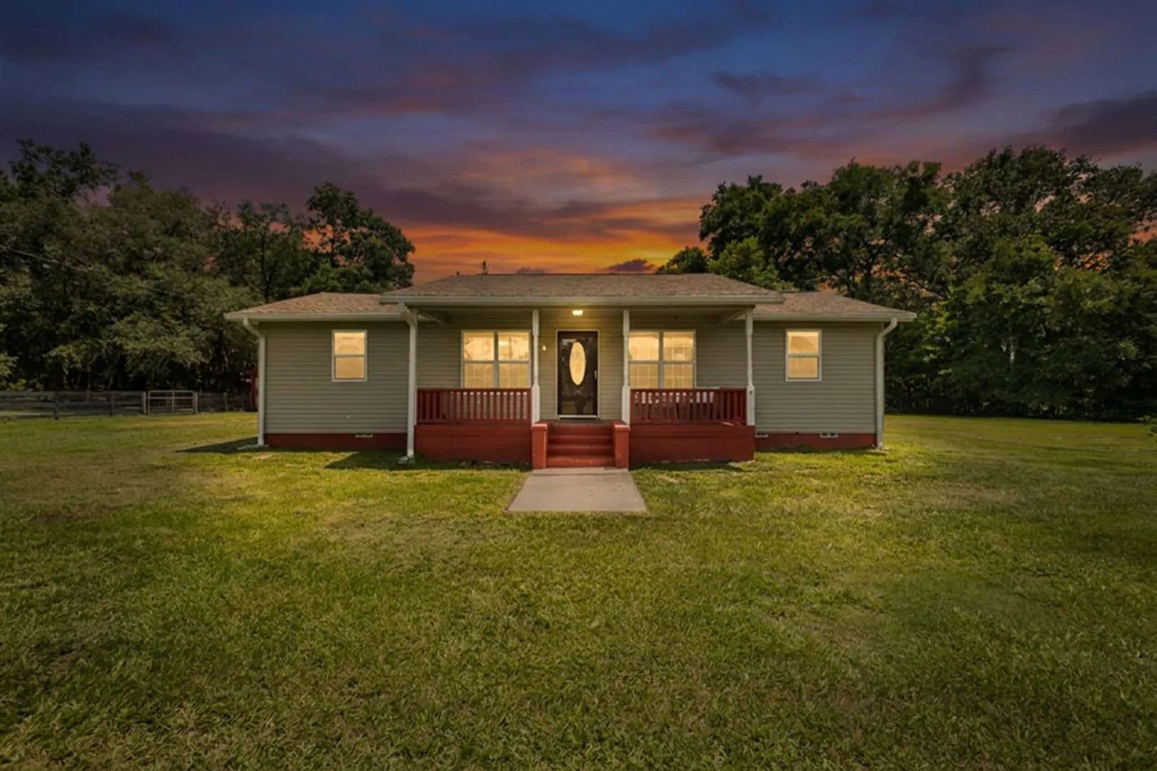 Williston, FL Horse Property for Sale on 3.15 Acres - Country Home, Barn & Pasture - Williston, Florida, 32696