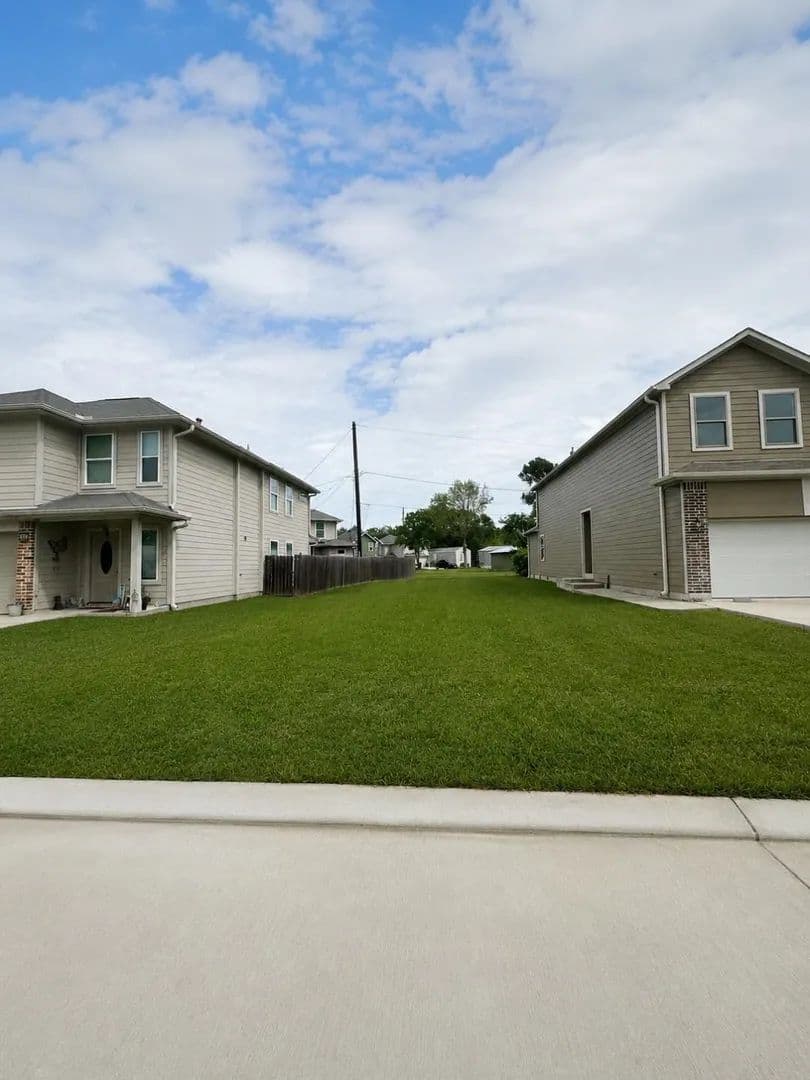 0.08 Acres of Land for Sale in Baytown, Texas - Baytown, Texas, 77523