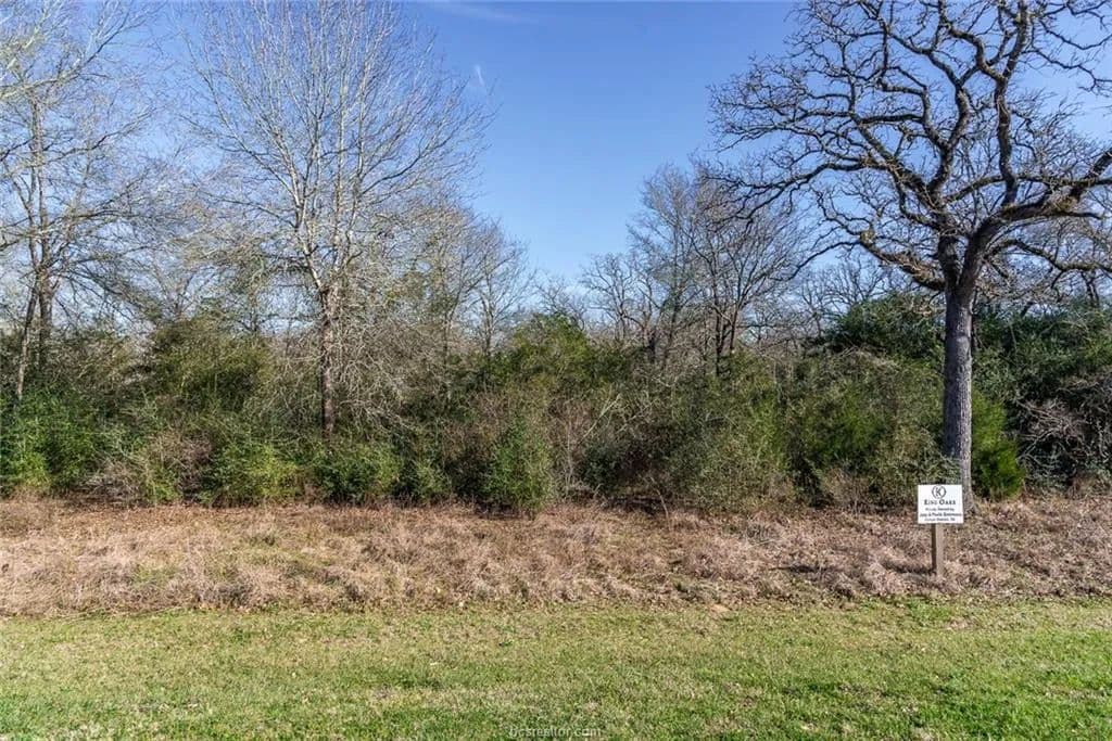 Property from Lot 33 Belgrave - KW - 77861