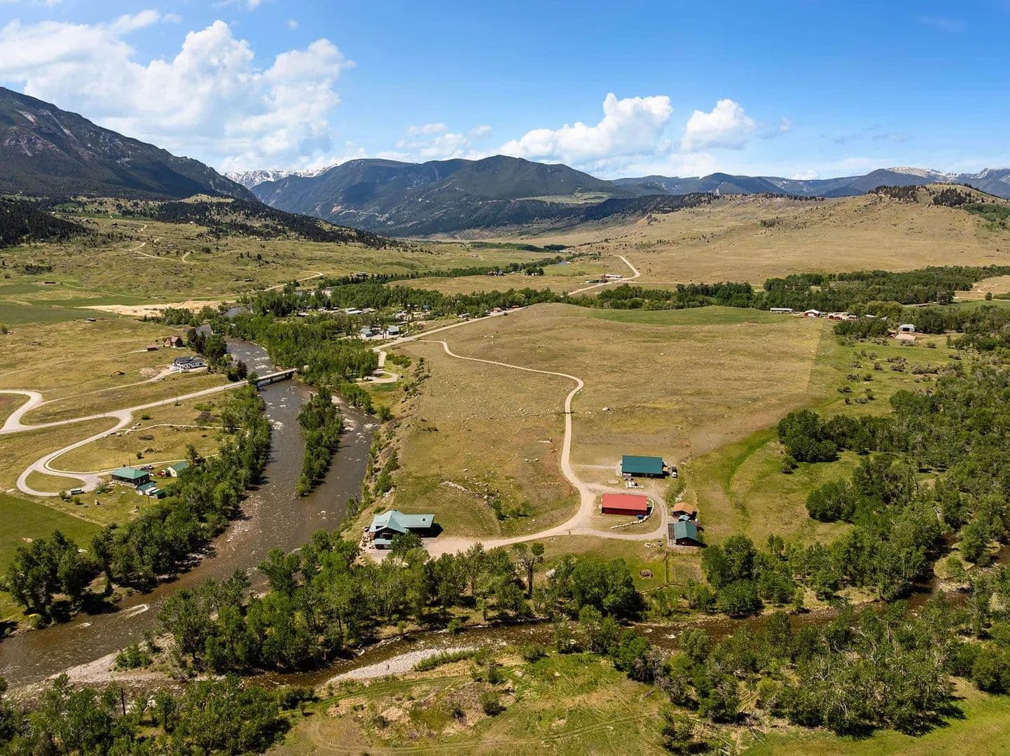 Two Rivers Lodge - Nye, Montana, 59061