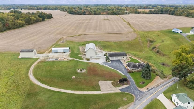 HOME - BARNS - ACREAGE - 21 +/- acres / Berrien County / 1968 Mount Tabor Rd Berrien Springs, MI 49103