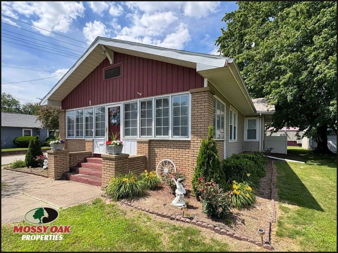 Updated 3BR Home with Workshop, Garage, and Off-Street Parking - Robinson, Illinois, 62454