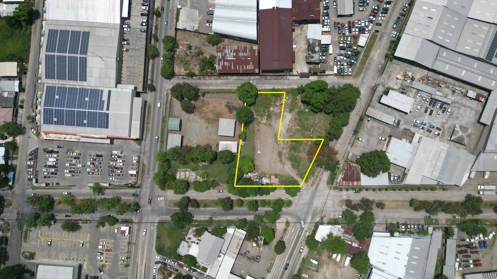 En Renta 4467.09 V2 de Terreno Estratégico para Logística y Operaciones 28 Calle – Barrio La Guardia, San Pedro Sula - Honduras
