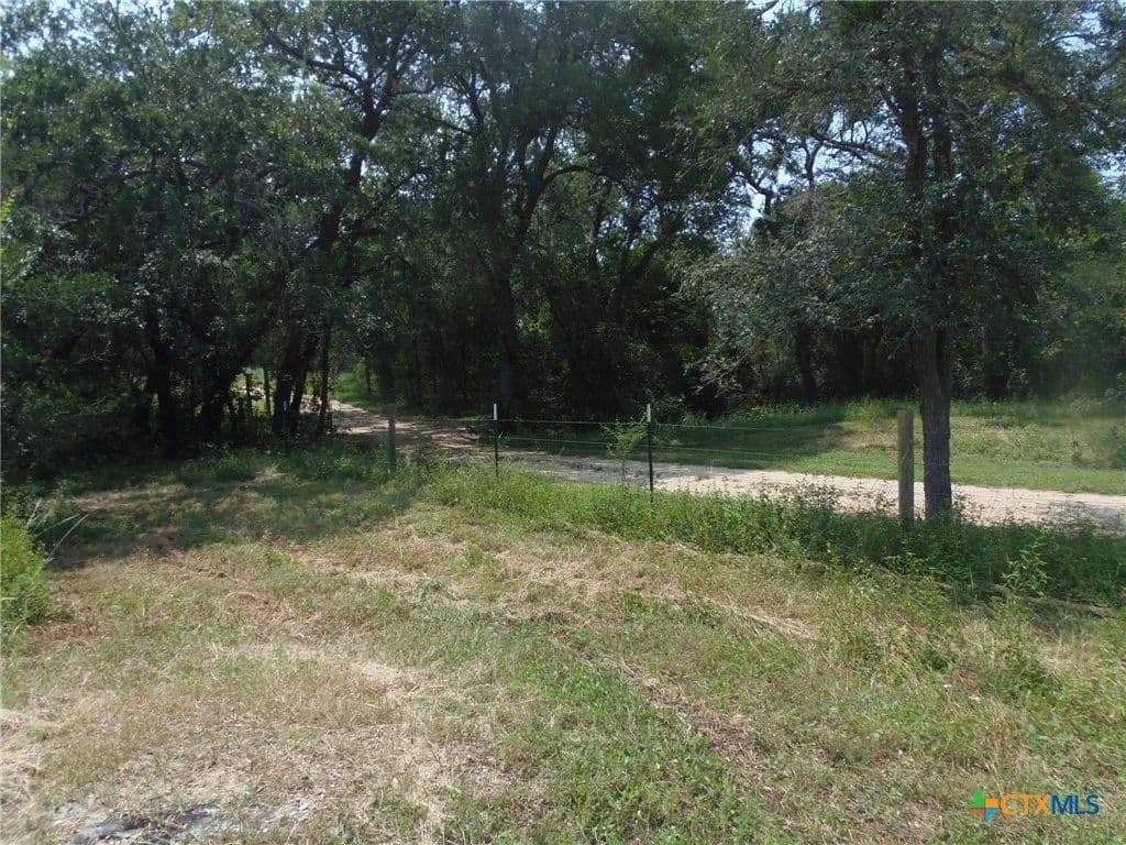 11 Acres of Land for Sale in Dale, TX - Dale, Texas, 78616