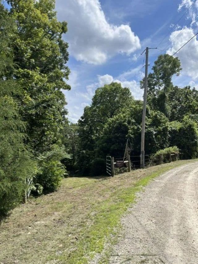 13.6 Acres of Land for Sale in Flippin, Arkansas - Flippin, Arkansas, 72634