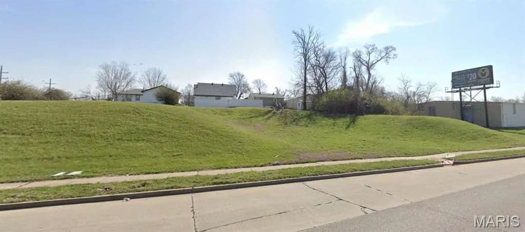 0.32 Acres of Land for Sale in Berkeley, Missouri - Berkeley, Missouri, 63140