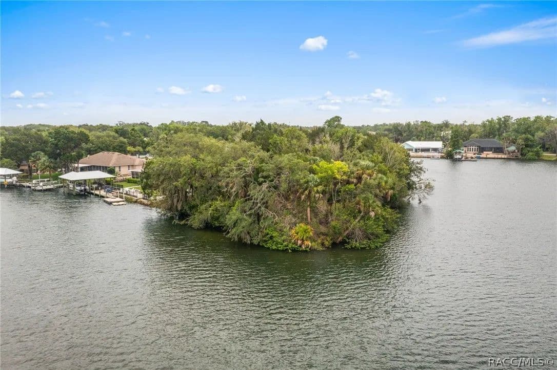 Property from 541 SW 1st Avenue - KW - Crystal River, Florida, 34429