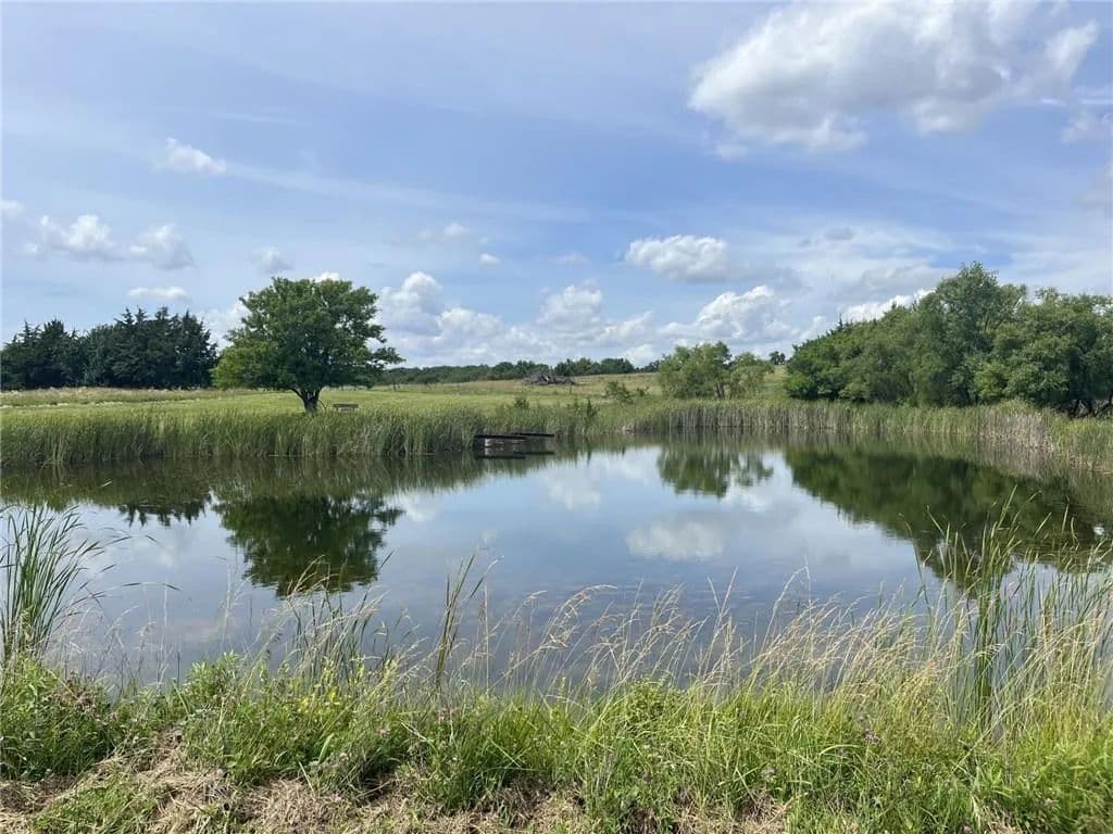 20 Acres of Land for Sale in Baldwin City, KS - Baldwin City, Kansas, 66006