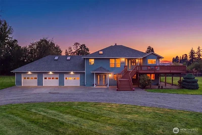 Riverfront Luxury Country Home in Woodland, Washington for Sale - Woodland, Washington, 98674