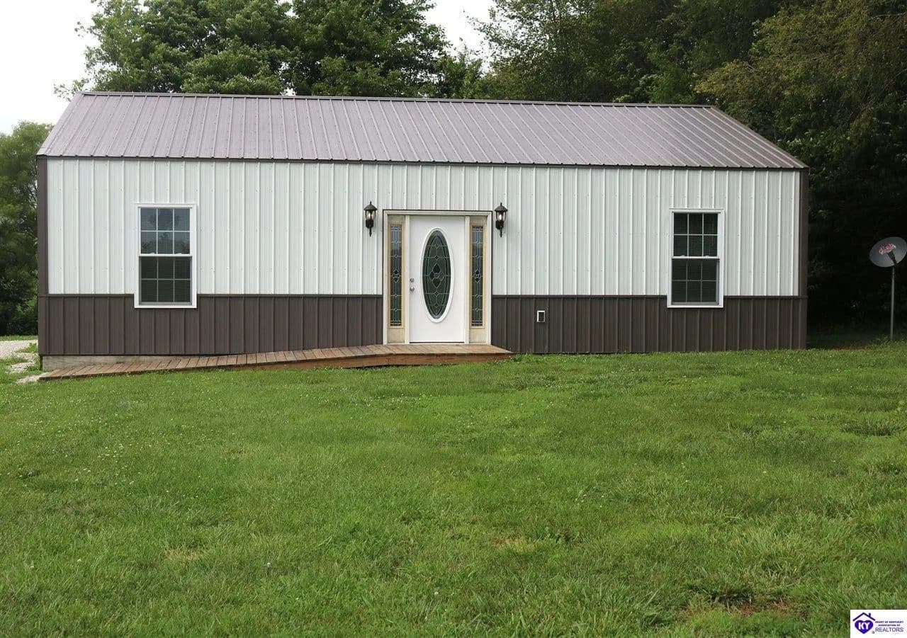 4.97 Acres of Land for Sale in Hodgenville, Kentucky - Hodgenville, Kentucky, 42748
