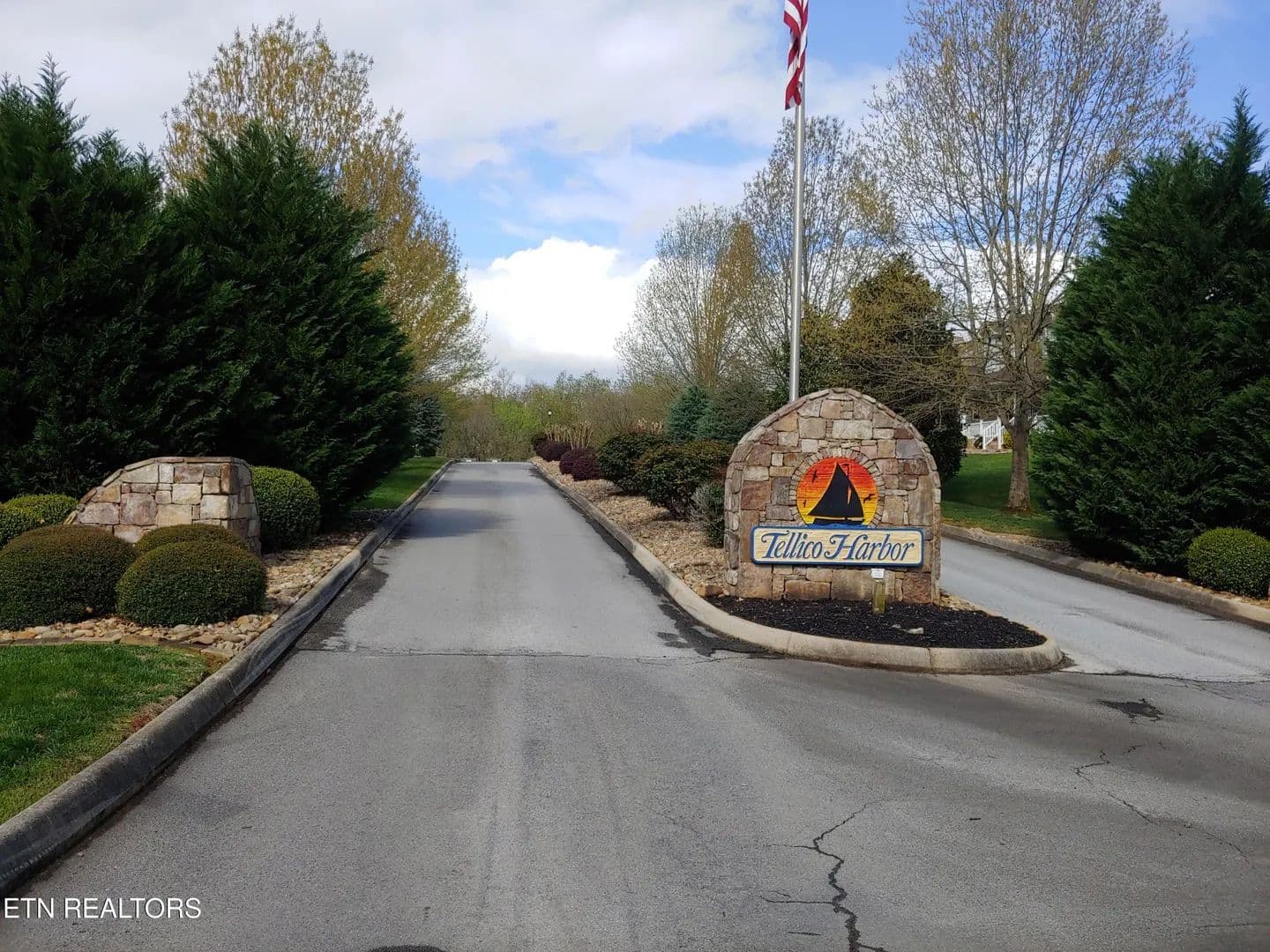Property from Tomahawk Tr - KW - Maryville, Tennessee, 37801