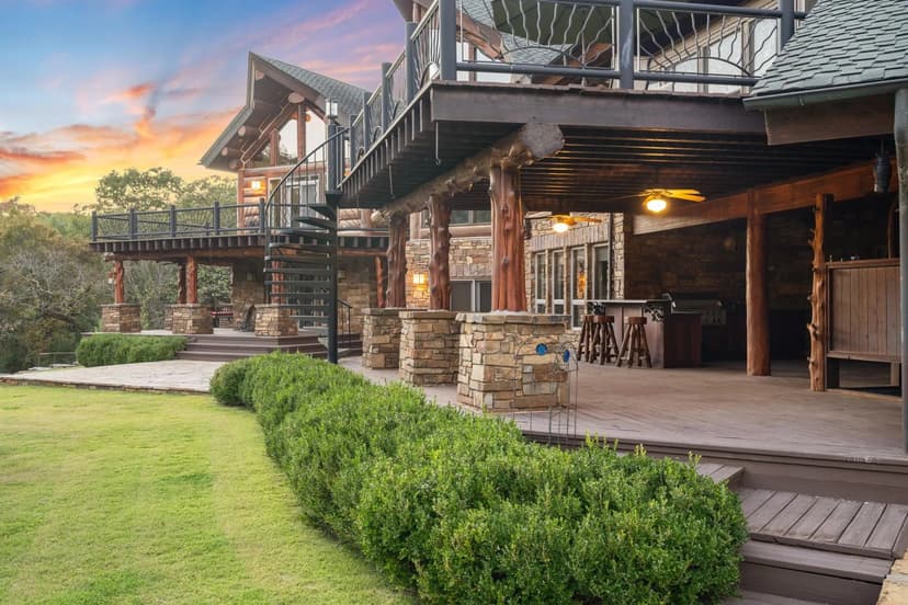 Illinois River Retreat