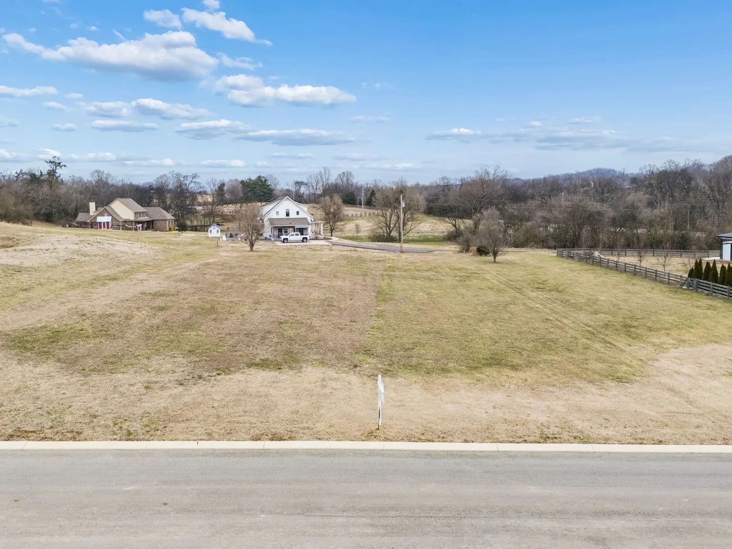 1.01 Acres of Land for Sale in Columbia, TN - Columbia, Tennessee, 38401