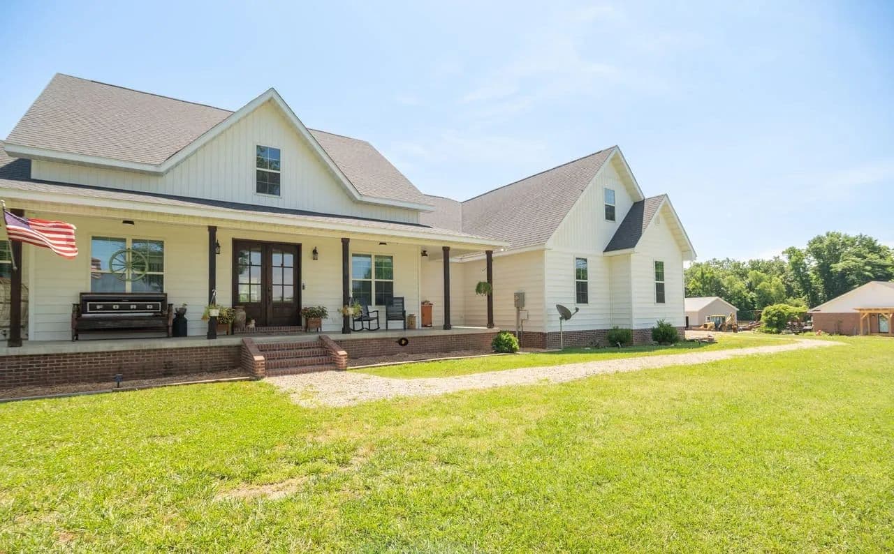 Custom Built 4-Bed Home For Sale in Puxico, MO - Puxico, Missouri, 63960