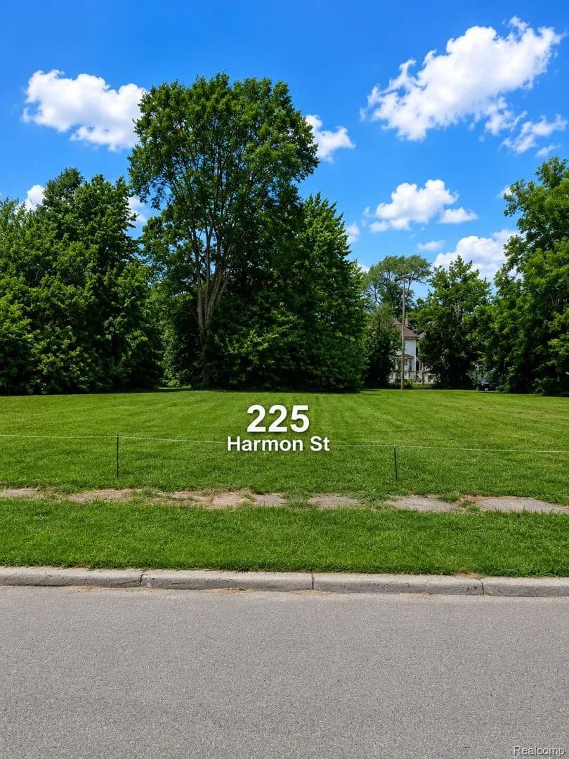0.08 Acres of Land for Sale in Detroit, MI - Detroit, Michigan, 48202