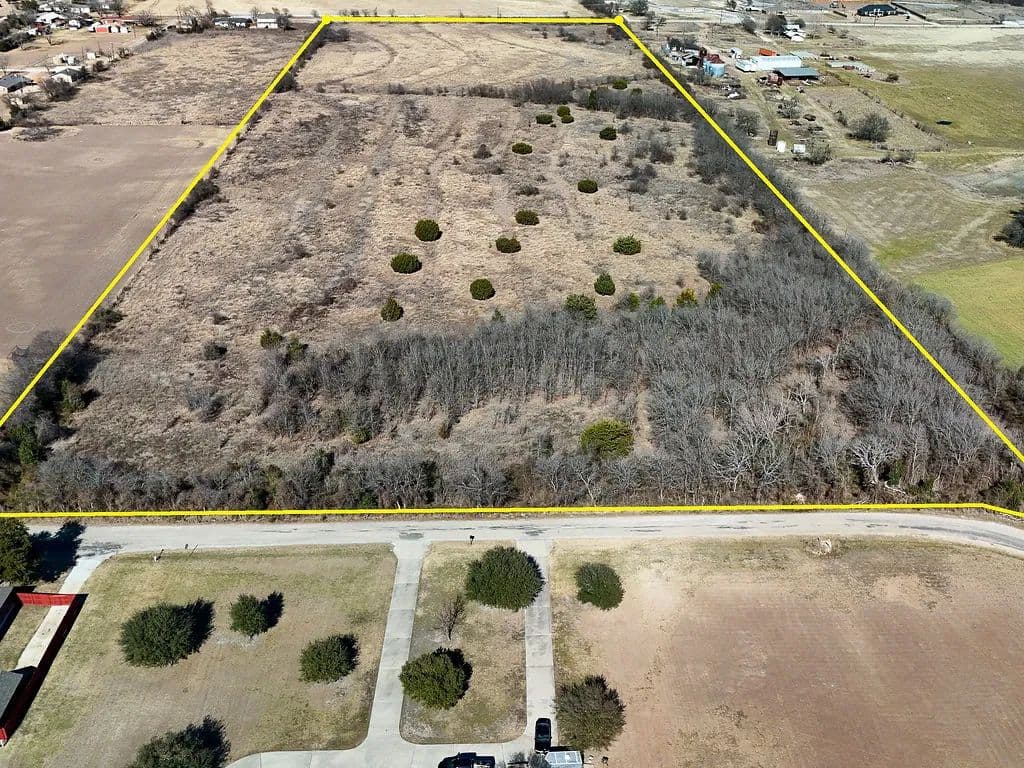 28.4 Acres of Land for Sale in Troy, TX - Troy, Texas, 76579