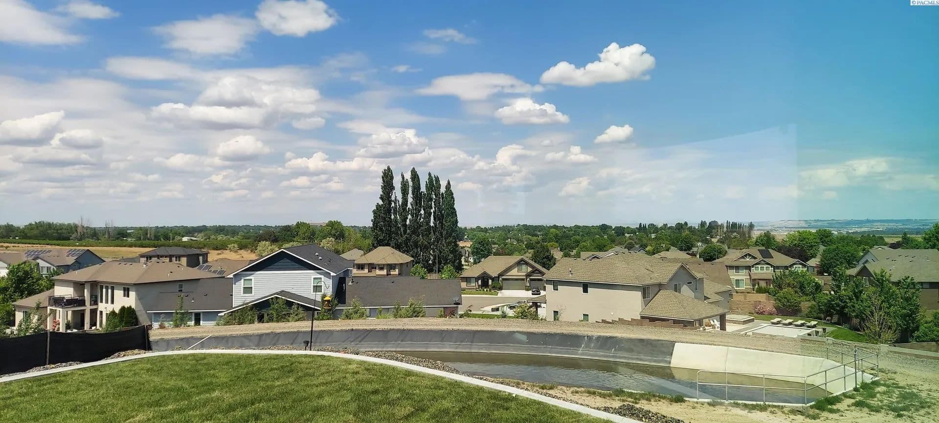 Land -Single Family Acreage in Richland - Richland, Washington, 99352