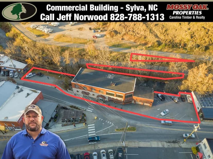 Creek Front Commercial Building in Sylva, NC!