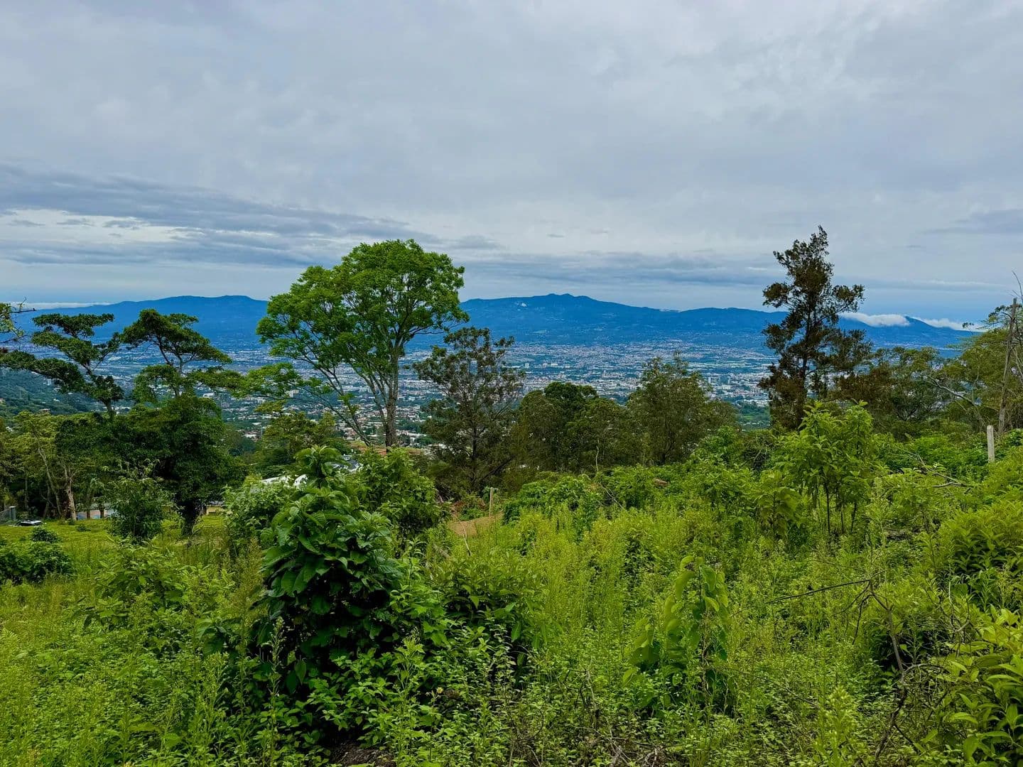 Venta de lote 11 en San Antonio de Escazú - land for sale