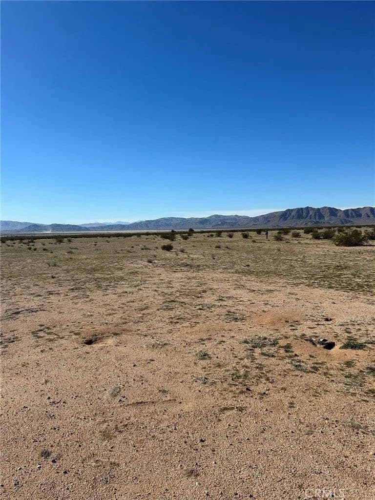 Lots & Land-Other in Lucerne Valley - Lucerne Valley, California, 92356