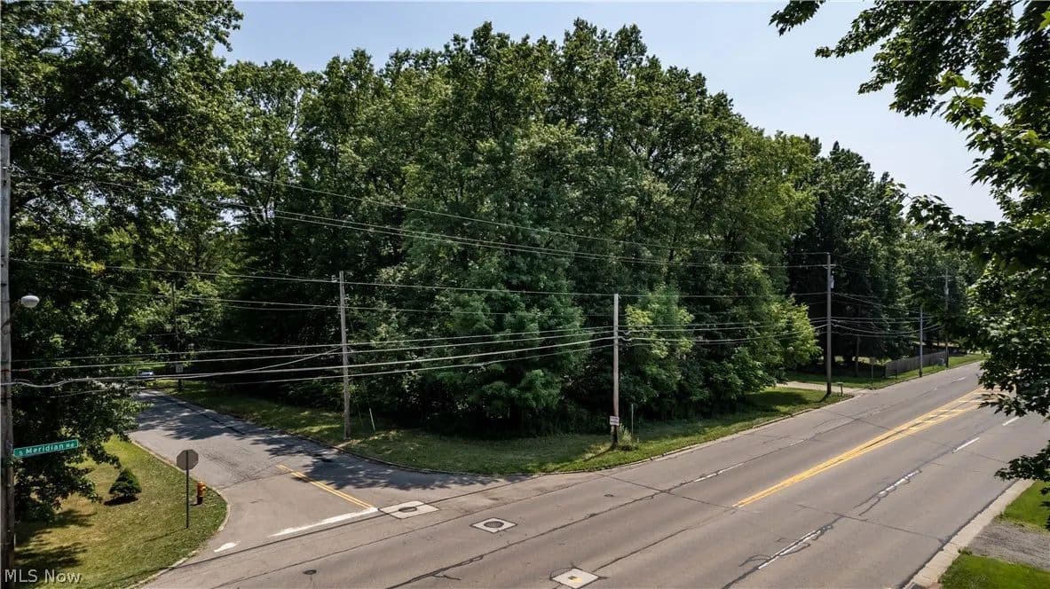 0.7 Acres of Land for Sale in Youngstown, Ohio - Youngstown, Ohio, 44511