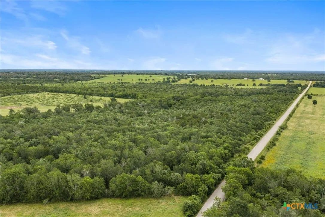 25 Acres of Land for Sale in Waelder, Texas - Waelder, Texas, 78959