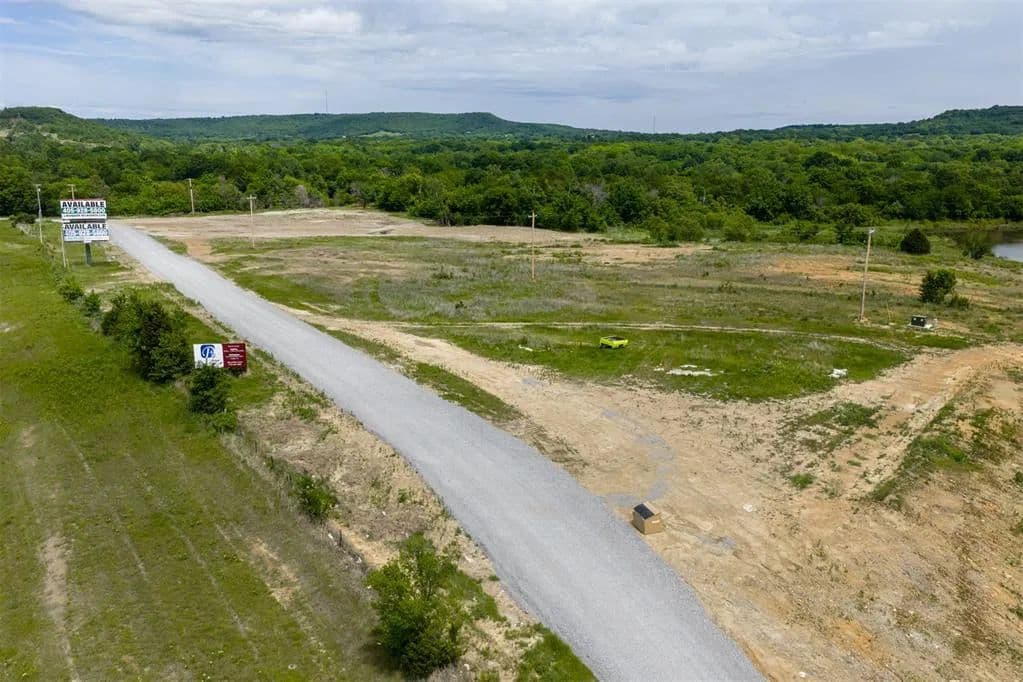 2.1 Acres of Land for Sale in Henryetta, Oklahoma - Henryetta, Oklahoma, 74437