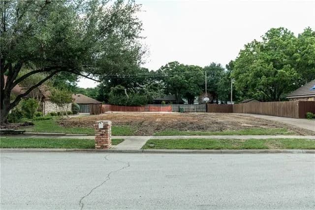 0.23 Acres of Land for Sale in Hurst, 409 Evergreen Drive - land for sale