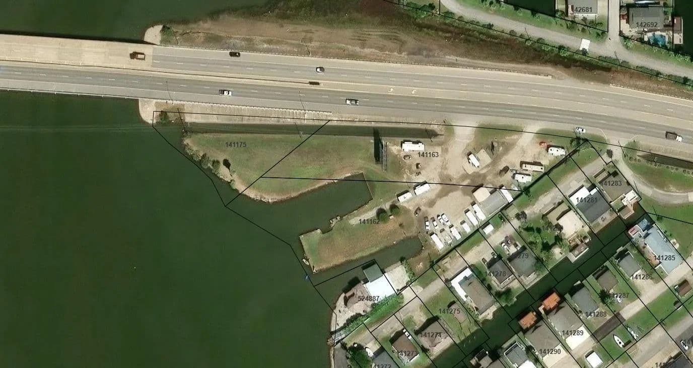 2.67 Acres of Land for Sale in Hitchcock, Texas - Hitchcock, Texas, 77563