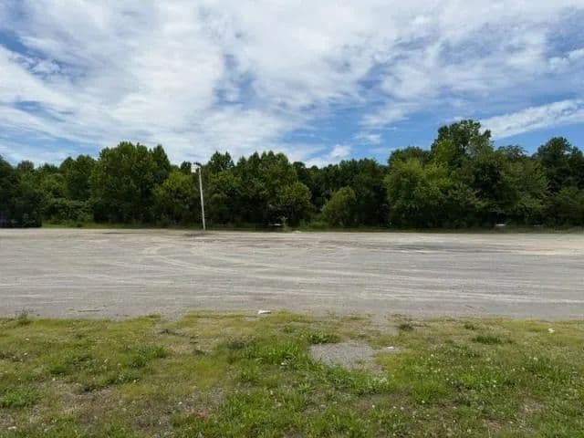 0.7 Acres of Land for Sale in Russell Springs, KY - Russell Springs, Kentucky, 42642