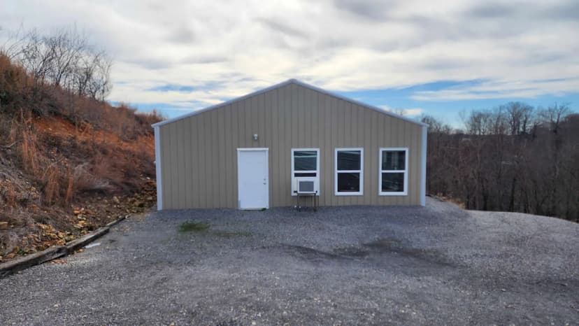 5 AC W/ RIVER & MTN VEIWS / HOME / GARAGE & SHED / MORE AREA TO BUILD ON