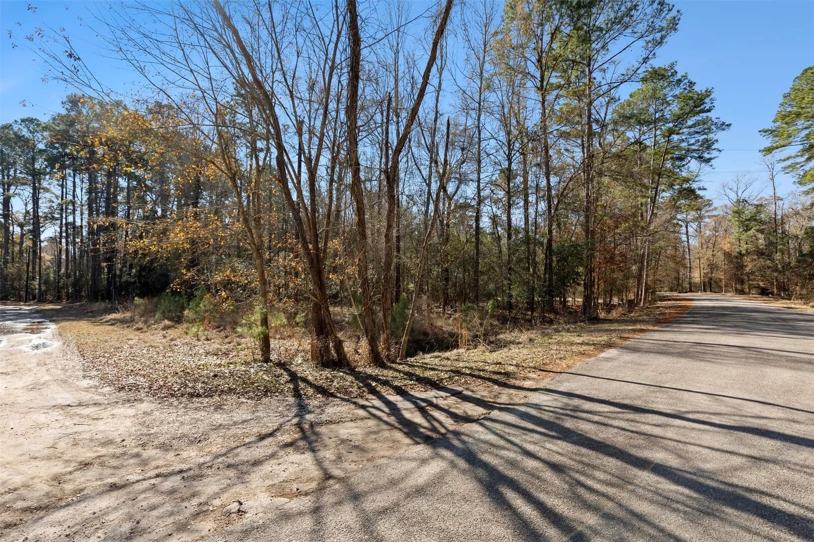 2.01 Acres of Land for Sale in Onalaska, TX - Onalaska, Texas, 77360