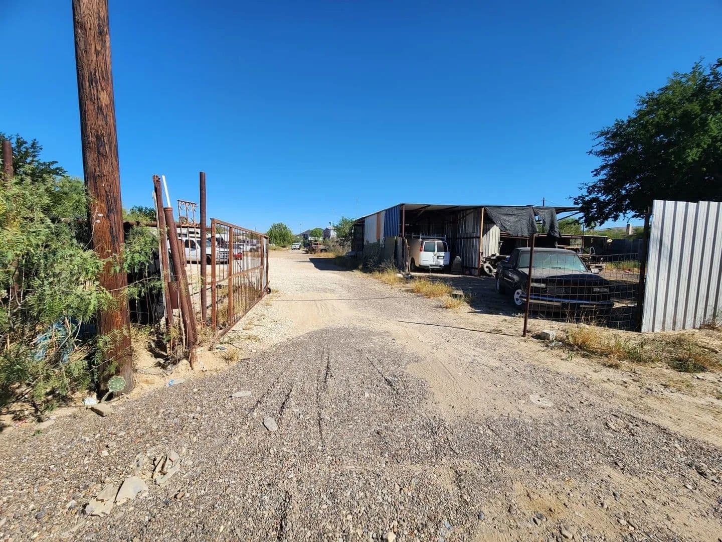 1 Acre of Land for Sale in Laredo, Texas - Laredo, Texas, 78043