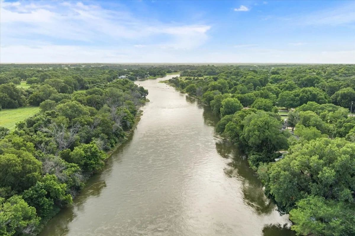 Property from 1468 Eagle Canyon Drive - KW - China Spring, Texas, 76633