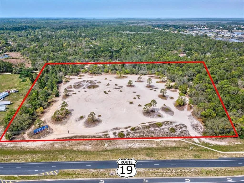 Vacant Land in Weeki Wachee - Weeki Wachee, Florida, 34613