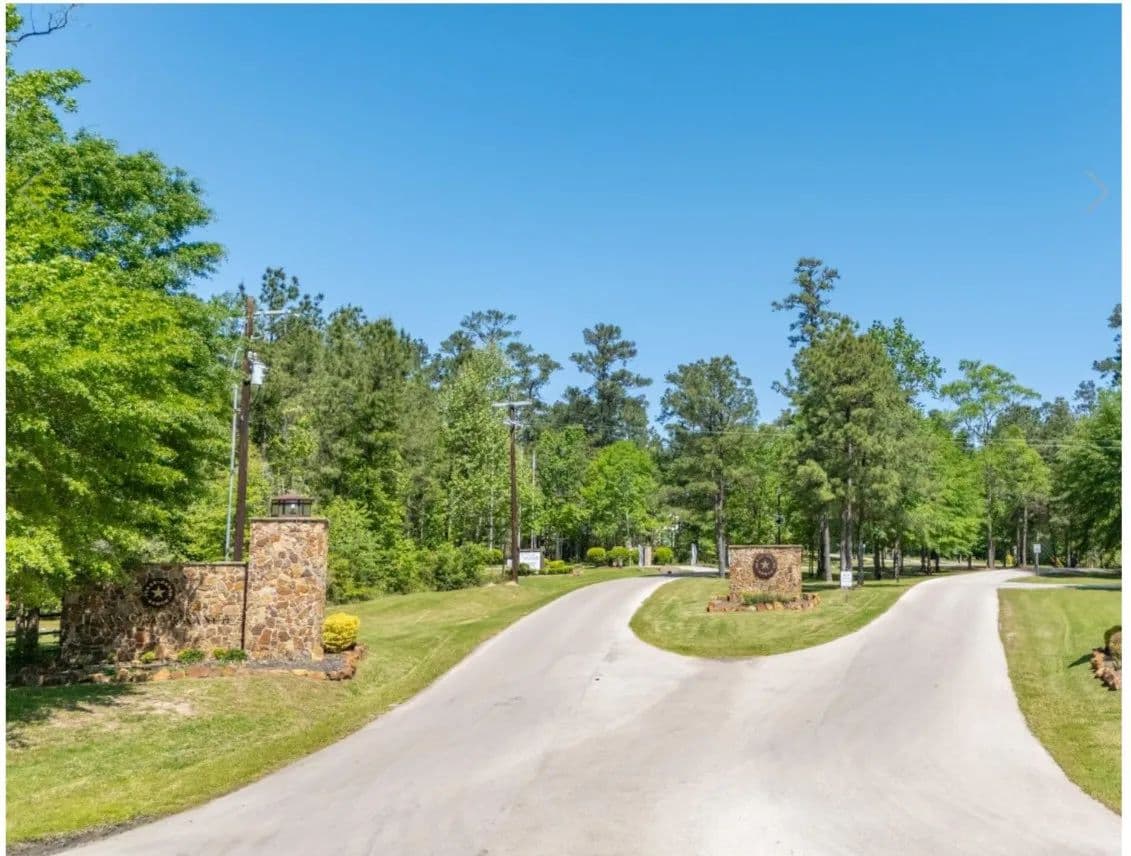 2.1 Acres of Land for Sale in Huntsville, Texas - Huntsville, Texas, 77340