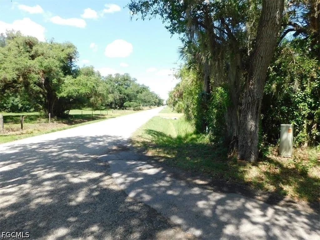 Vacant Land in Alva - Alva, Florida, 33920