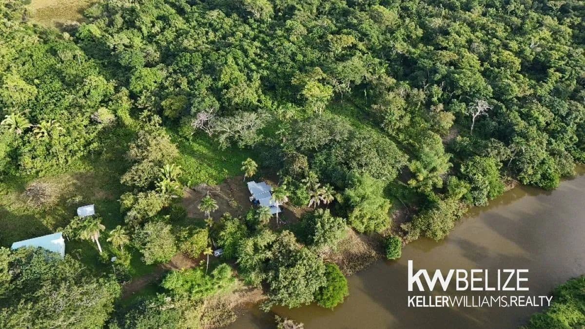 Spectacular Riverfront Property on Belize River - land for sale