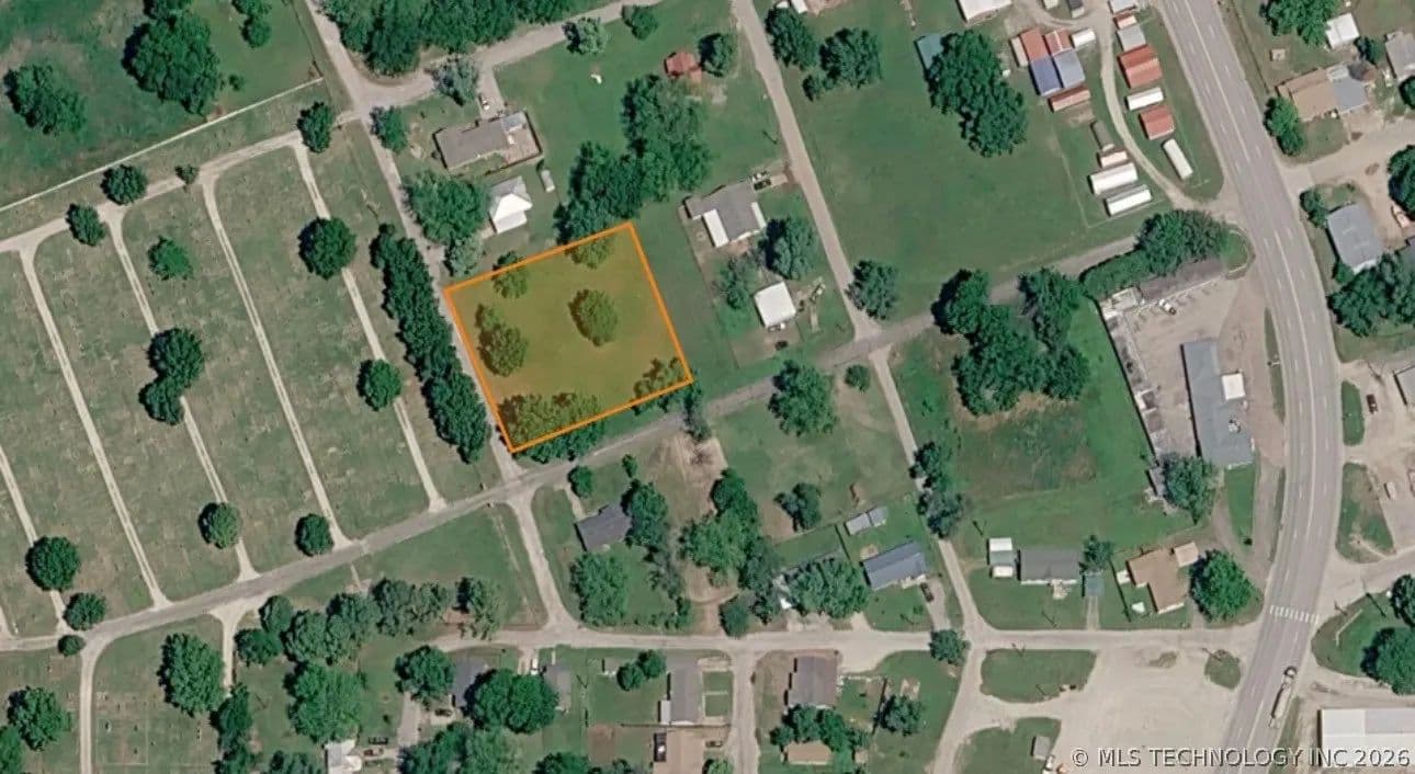 0.8 Acres of Land for Sale in Davis, Oklahoma - Davis, Oklahoma, 73030