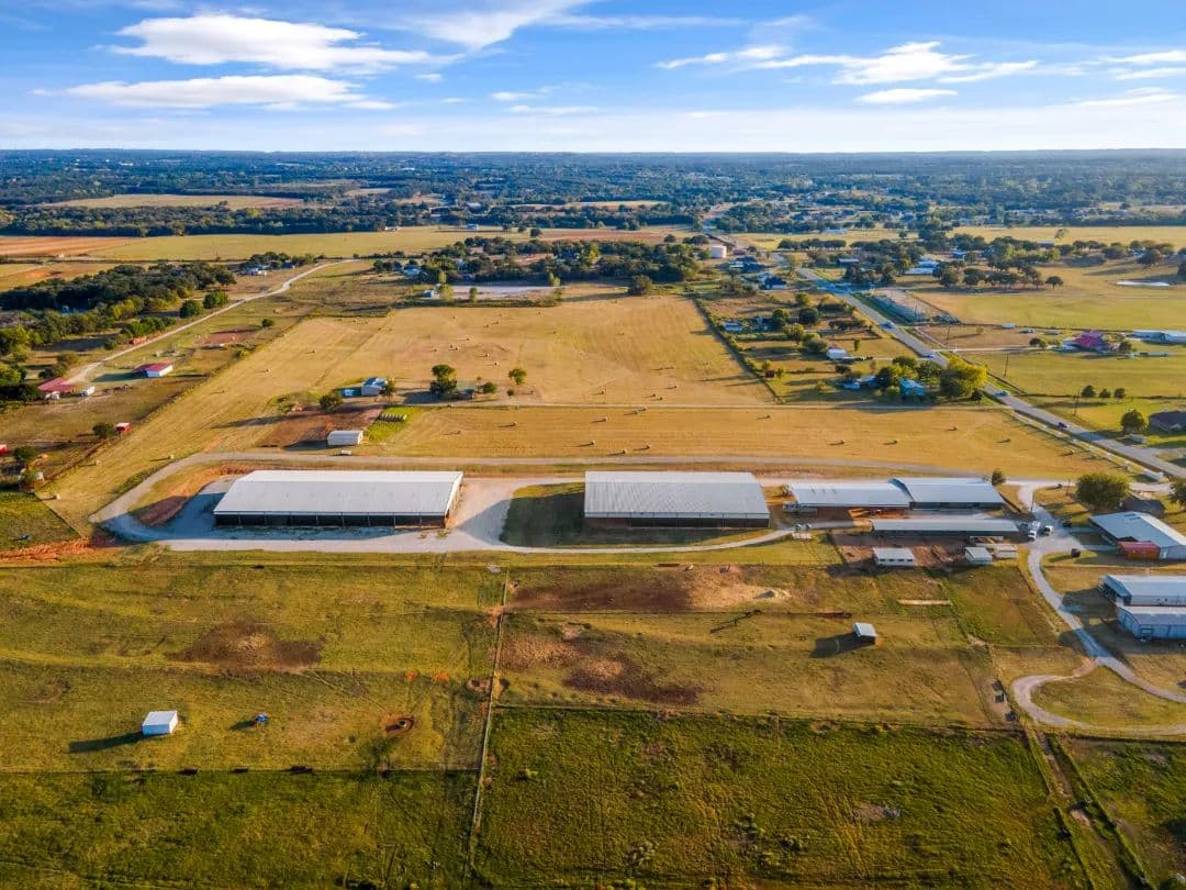 Wall Street Equestrian Center - Springtown, Texas, 76082