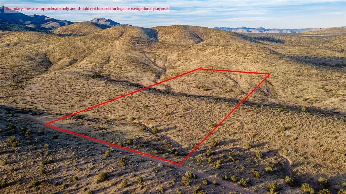 13.05 Acres of Land for Sale in Kingman, AZ - Kingman, Arizona, 86401