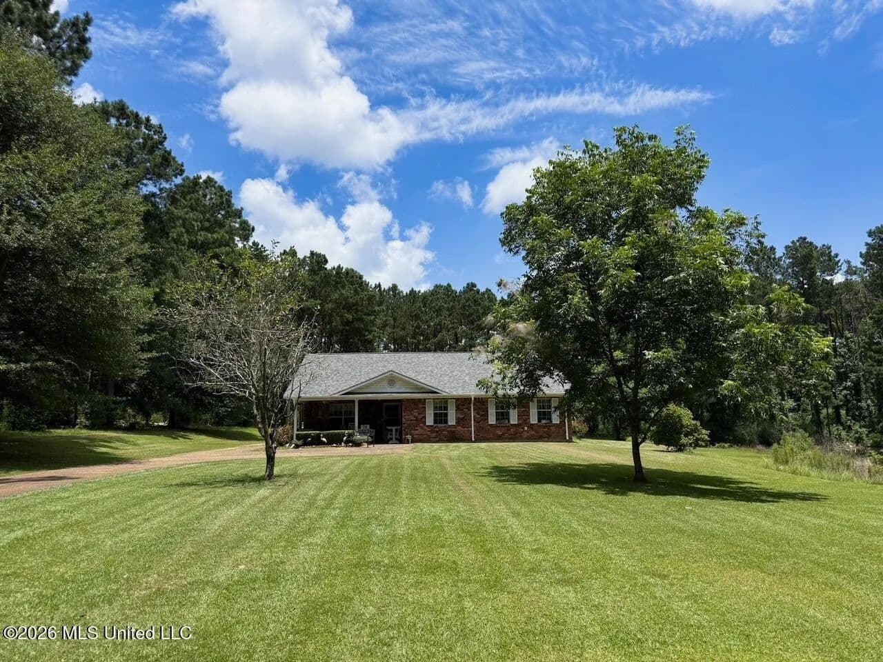 North Pike Home on 4.61 Acres with Pond - Mccomb, Mississippi, 39648