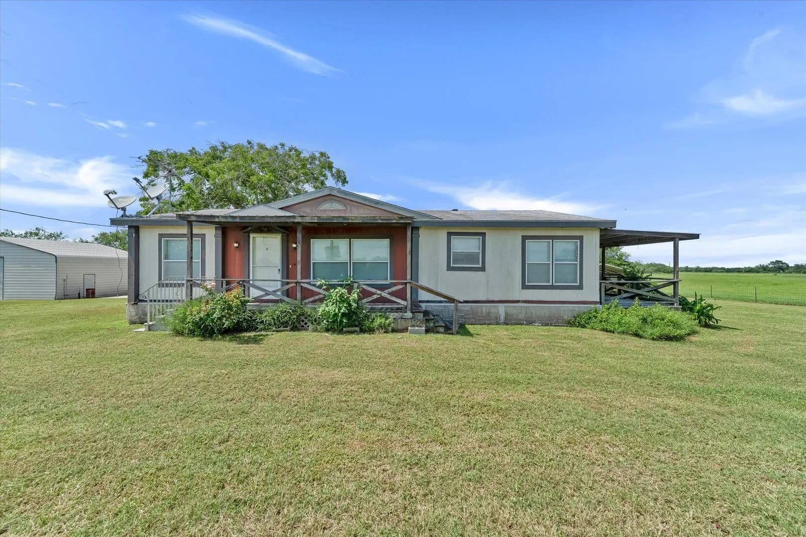 61.9 Acres of Land for Sale in Luling, TX - Luling, Texas, 78648